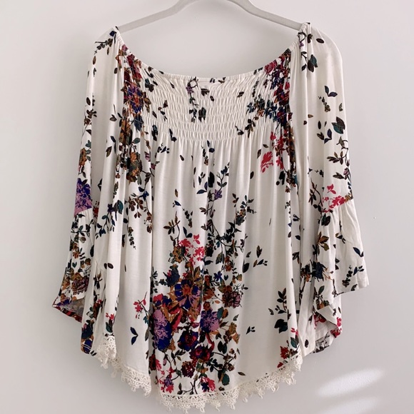 Floral top from stitch fix - Picture 2 of 3